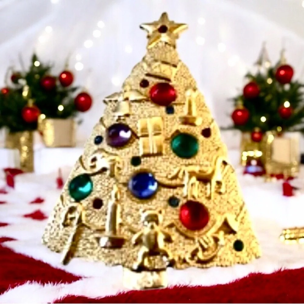 JJ 1986 Christmas Tree Brooch Pin Rhinestones Star Gold Tone Signed